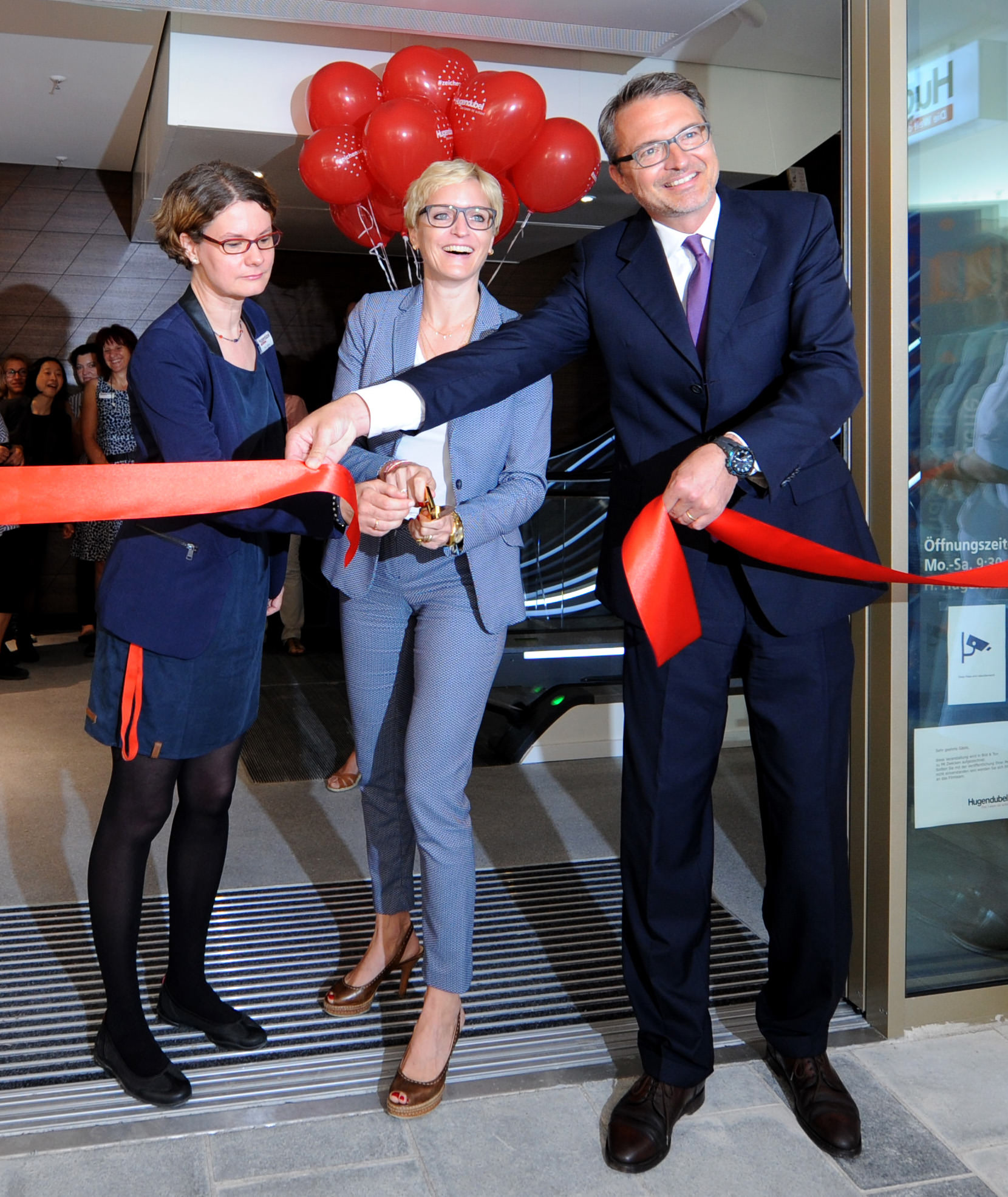 HugendubelMarienplatzBanddurchschneiden